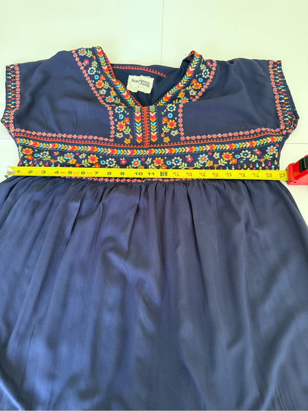 Savanna Jane Navy Embroidered V-Neck Tunic with Multicolor Accents. Size Large. - Picture 5 of 6